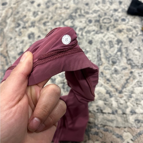 Lululemon - Picture 3 of 5